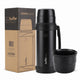 Termo de agua Mancora 1,2Lt acero inoxidable color negro con tapa y vaso, presentado en caja ilustrativa.