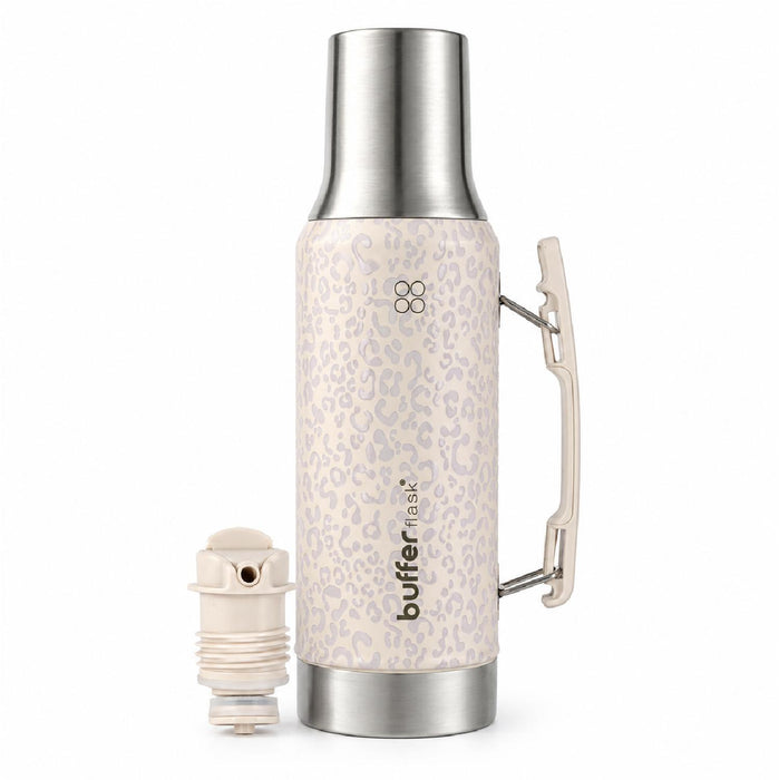Set matero termo de acero inox 1,2Lt en color pinky leopard, incluye vaso y tapa en diseño moderno.